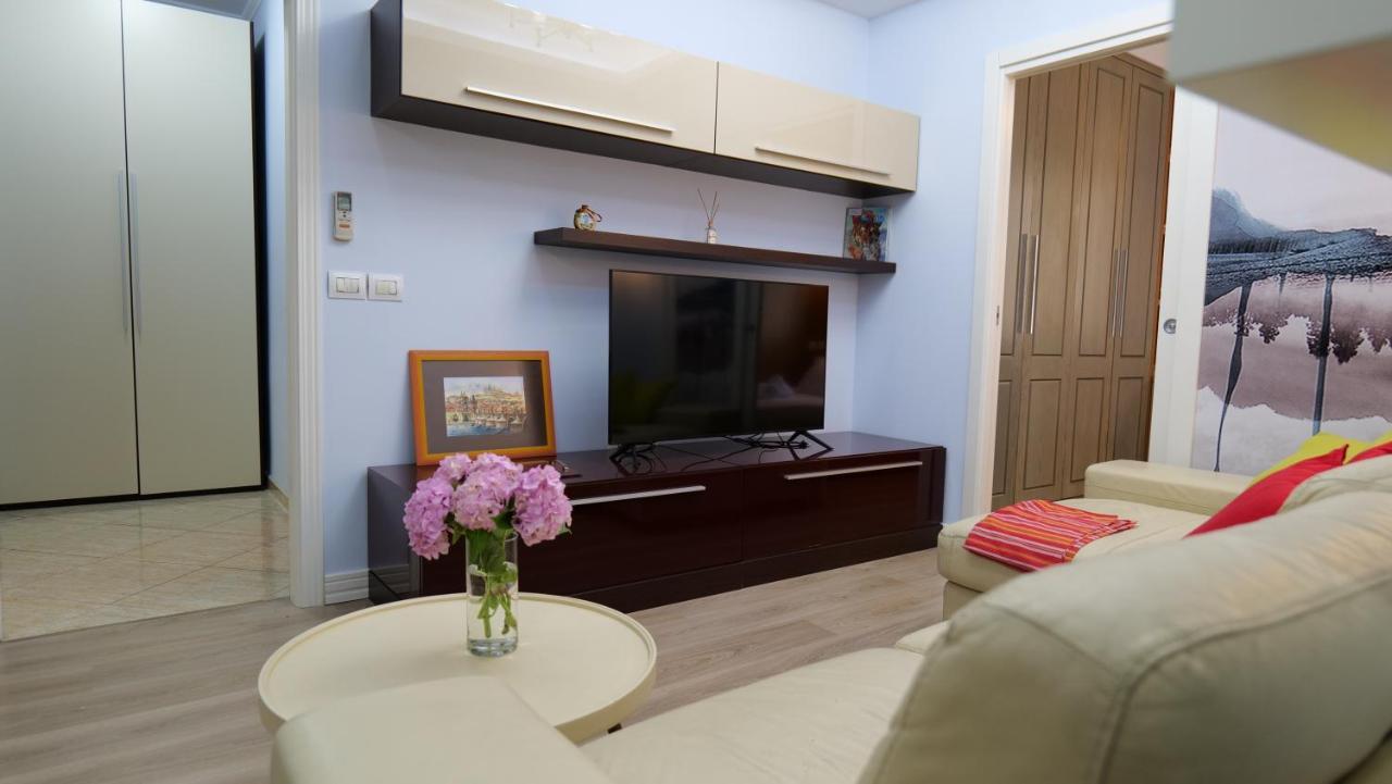 Top Location Kristi Apartments 05 Tirana Esterno foto