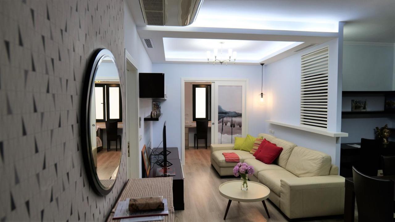 Top Location Kristi Apartments 05 Tirana Esterno foto